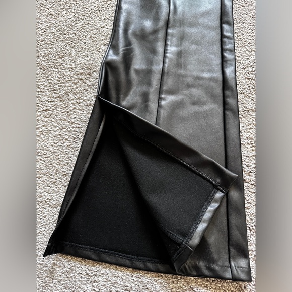 NWT ABERCROMBIE & FITCH Vegan leather flare leg split hem pants Black Small - Picture 10 of 10